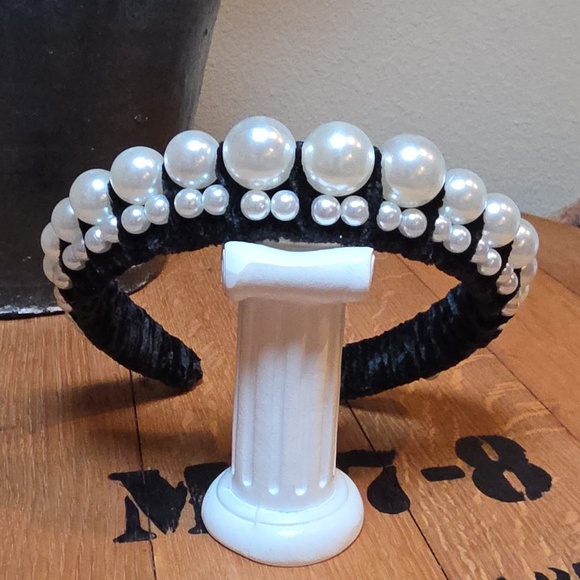 ZARA Elegant Pearl-Embellished Black Velvet Headband Cocktail Holiday | NWOT main image 5